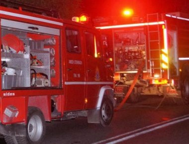 Θεσσαλονίκη: Δύο οχήματα στι φλόγες - Το ένα κάηκε ολοσχερώς!